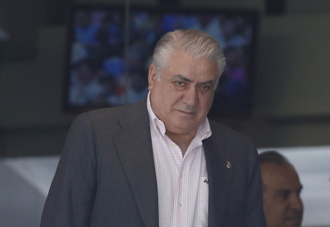 Cựu chủ tịch Real nguy kịch v&igrave; Covid-19, La Liga đ&oacute;n nhận th&ecirc;m tin xấu