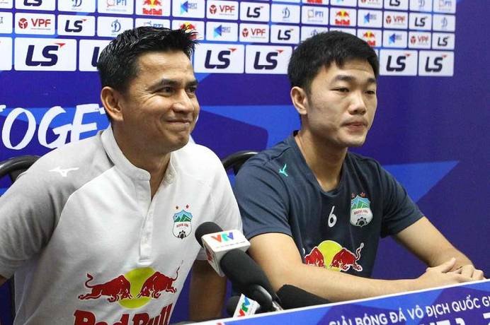 Hạ gục H&agrave; Nội, HLV Kiatisuk cảm ơn... Nam Định