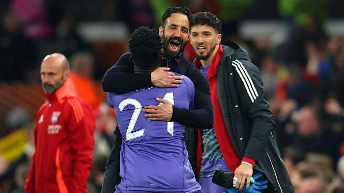 HLV Ruben Amorim tiết lộ l&yacute; do gi&uacute;p MU chiến thắng đi&ecirc;n rồ