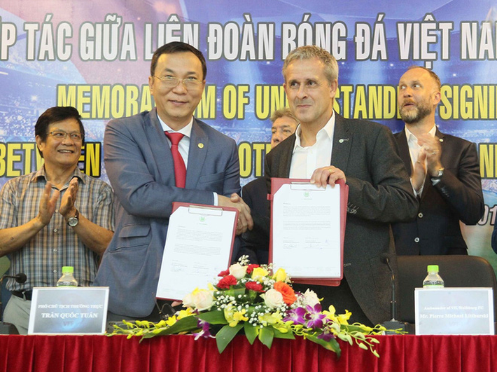 Quang Hải, Văn Hậu lại c&oacute; cơ hội sang Bundesliga thi đấu