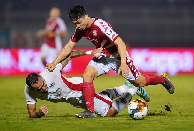 Tại sao HLV Chung Hae Soung vẫn chưa h&agrave;i l&ograve;ng với C&ocirc;ng Phượng?