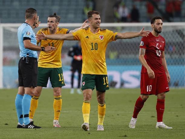 R&ugrave;a ti&ecirc;n tri dự đo&aacute;n Italia vs Xứ Wales, 23h ng&agrave;y 20/6