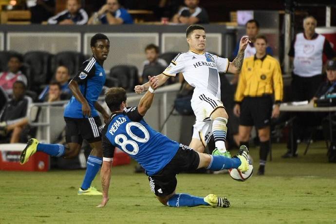 Soi k&egrave;o phạt g&oacute;c LA Galaxy vs San Jose Earthquake, 9h30 ng&agrave;y 21/8