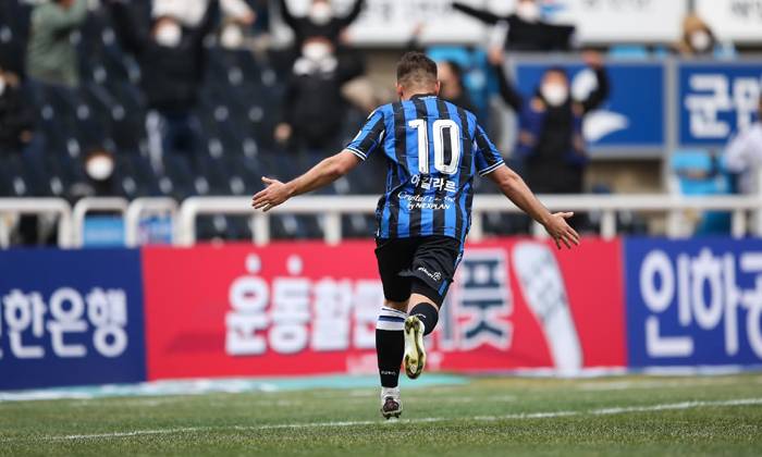 Soi k&egrave;o phạt g&oacute;c Incheon vs Seongnam Ilhwa, 12h ng&agrave;y 19/9