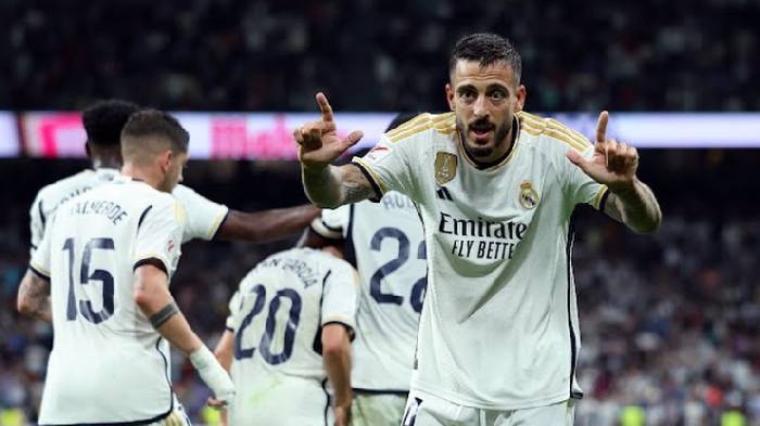 CĐV Real: 'Hết thời rồi, anh ta n&ecirc;n giải nghệ v&agrave; ra đi  th&ocirc;i'