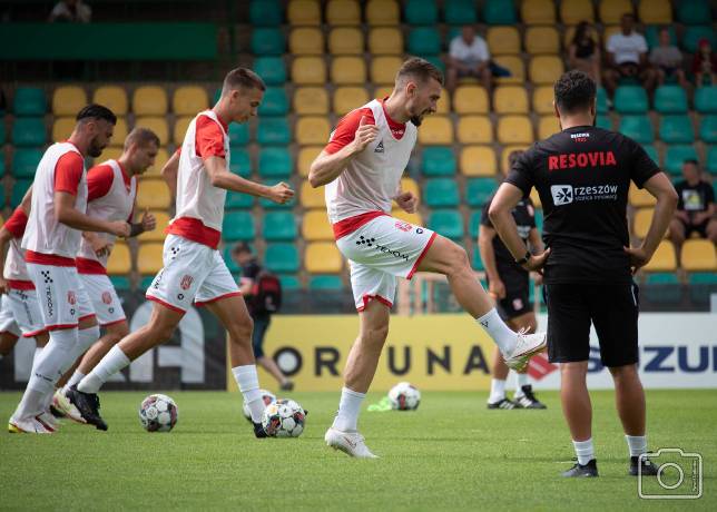 Nhận định, soi k&egrave;o Gornik Leczna vs CWKS Resovia Rzeszow, 23h00 ng&agrave;y 18/9