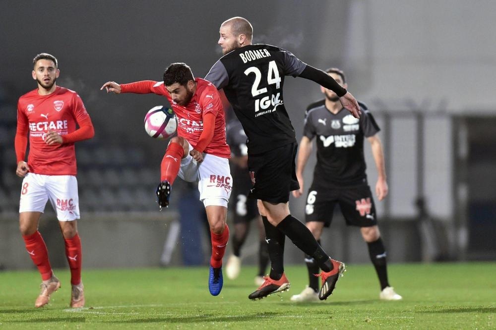 Nhận định Nimes vs Amiens, 01h00 ng&agrave;y 20/10: Bất ph&acirc;n thắng bại?