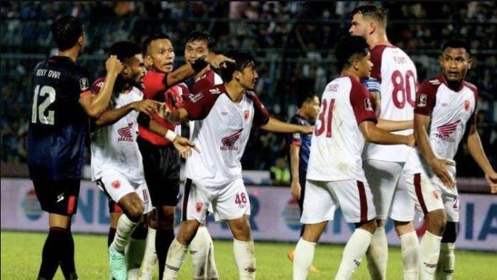 Nhận định, soi k&egrave;o PSM Makassar vs Arema, 15h30 ng&agrave;y 19/10: Ph&aacute; dớp