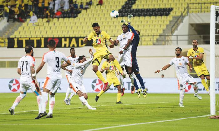 K&egrave;o xi&ecirc;n thơm nhất h&ocirc;m nay 19/12: Al Dhafra vs Ajman