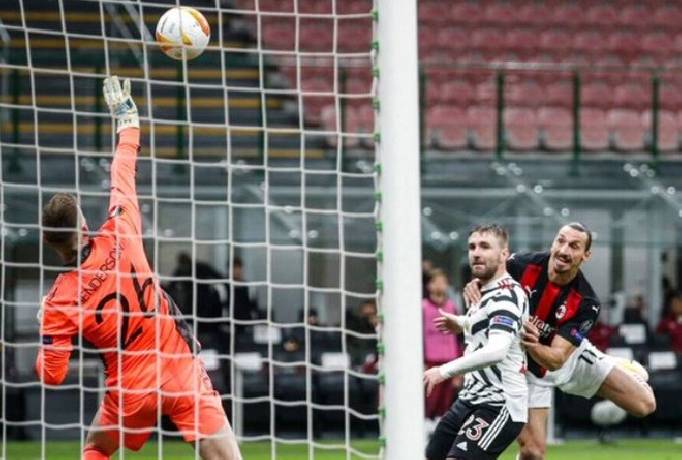 Henderson vượt De Gea, Pogba c&aacute;n mốc ấn tượng