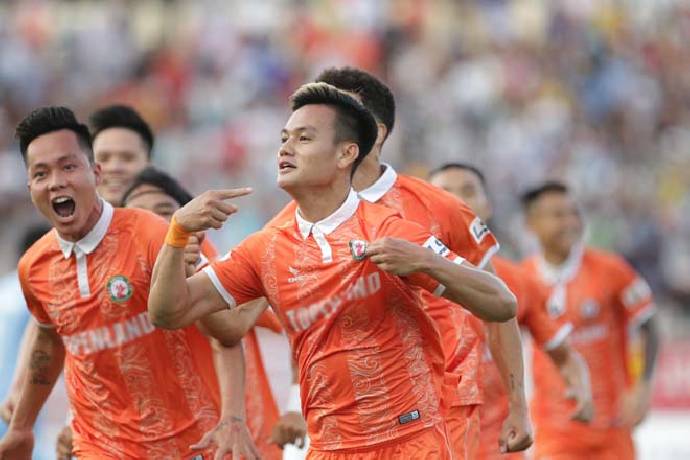 Video B&igrave;nh Định 1-0 SHB Đ&agrave; Nẵng: Tấn T&agrave;i lập si&ecirc;u phẩm gi&uacute;p B&igrave;nh Định lọt Top 3