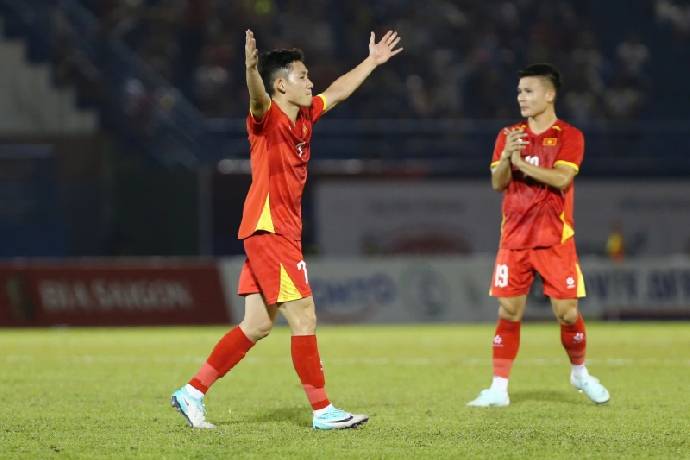 Hai Long lập si&ecirc;u phẩm, tuyển Việt Nam thắng s&aacute;t n&uacute;t Campuchia