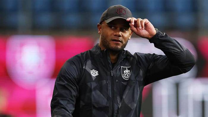 2 đại gia nước Anh li&ecirc;n tục mời ch&agrave;o, HLV Kompany tỏ r&otilde; th&aacute;i độ