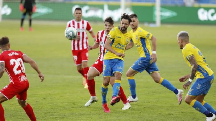 Ph&acirc;n t&iacute;ch tỷ lệ hiệp 1 Gijon vs Las Palmas, 0h00 ng&agrave;y 21/5