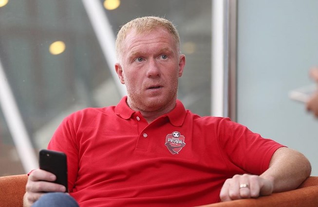 Huyền thoại MU nhận &aacute;n phạt nặng từ FA v&igrave; tội c&aacute; cược