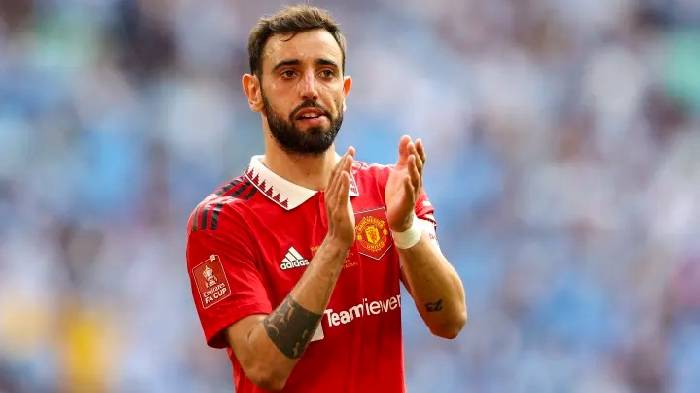 Bruno Fernandes h&eacute; lộ l&yacute; do 'c&agrave;y như tr&acirc;u' tại Man United