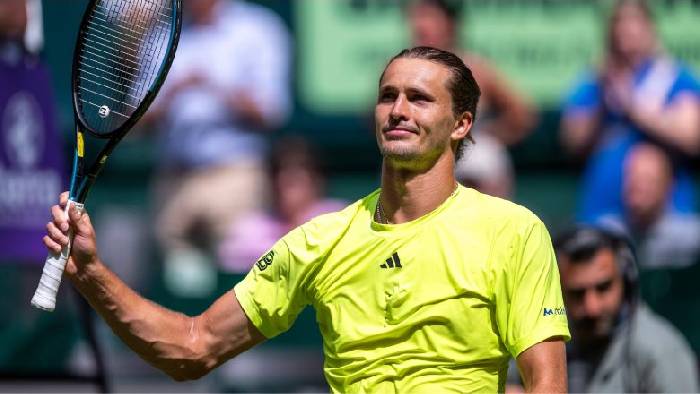 Zverev v&agrave; Medvedev c&ugrave;ng thắng dễ ở Halle Open 2025