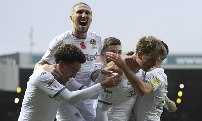 L&ecirc;n đ&aacute; Ngoại hạng Anh m&ugrave;a sau, Leeds nhận thưởng khủng