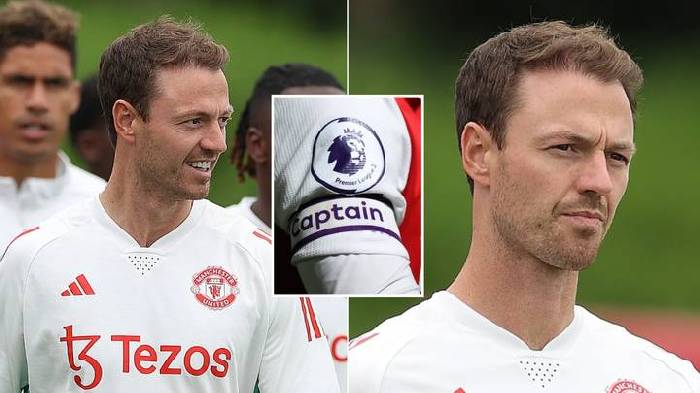 Ẩn &yacute; ph&iacute;a sau bản hợp đồng của Man United với Jonny Evans