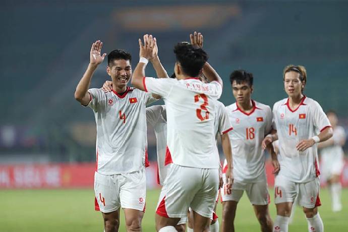 Hiểu Minh lập c&uacute; đ&uacute;p, U23 Việt Nam thắng đậm U23 L&agrave;o