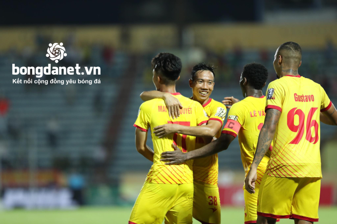 Sanna Kh&aacute;nh H&ograve;a vs Nam Định (19h 21/9): Niềm hy vọng mong manh