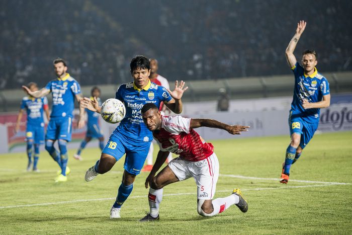 Ph&acirc;n t&iacute;ch tỷ lệ Persipura Jayapura vs Persib Bandung, 13h30 ng&agrave;y 21/9