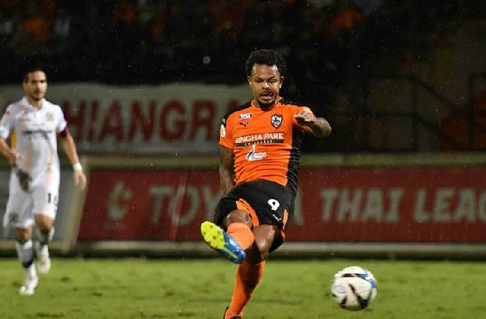 Soi k&egrave;o phạt g&oacute;c Chiangrai vs Ratchasima, 19h ng&agrave;y 21/10