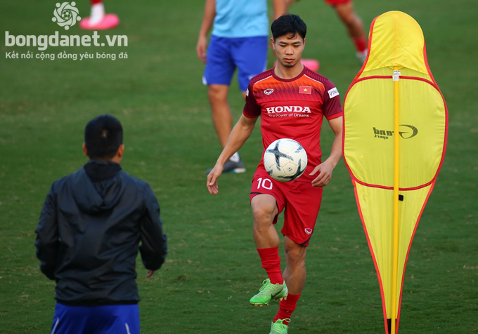 Tin b&oacute;ng đ&aacute; đội tuyển Việt Nam ng&agrave;y 19/11: C&ocirc;ng Phượng đ&aacute; ch&iacute;nh gặp Th&aacute;i Lan?