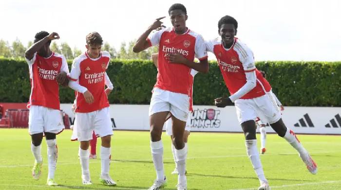Cầu thủ trẻ Arsenal ghi 10 b&agrave;n v&agrave;o lưới Liverpool l&agrave; ai?