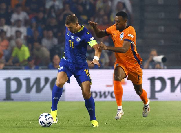 Soi k&egrave;o phạt g&oacute;c Bosnia vs H&agrave; Lan, 02h45 ng&agrave;y 20/11