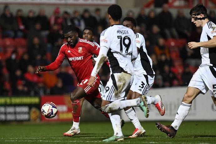 Nhận định, soi k&egrave;o Salford City vs Swindon, 2h45 ng&agrave;y 21/1: C&ograve; cưa