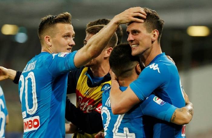 Soi k&egrave;o phạt g&oacute;c Eintracht Frankfurt vs Napoli, 3h ng&agrave;y 22/2