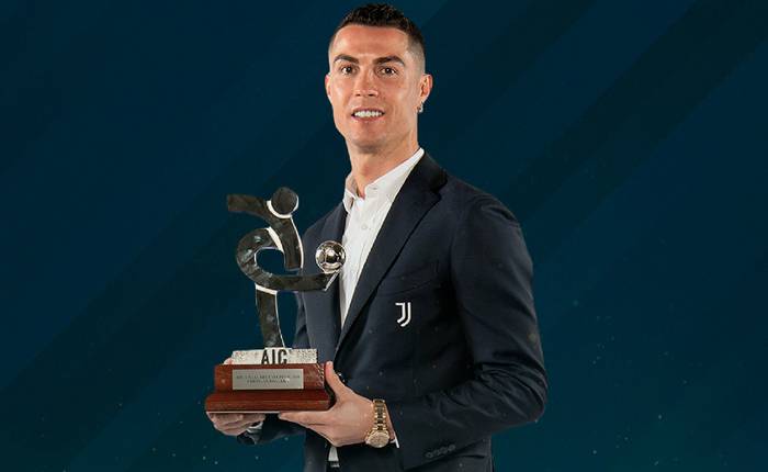 Cristiano Ronaldo gi&agrave;nh giải Cầu thủ xuất sắc nhất Serie A 2019/20