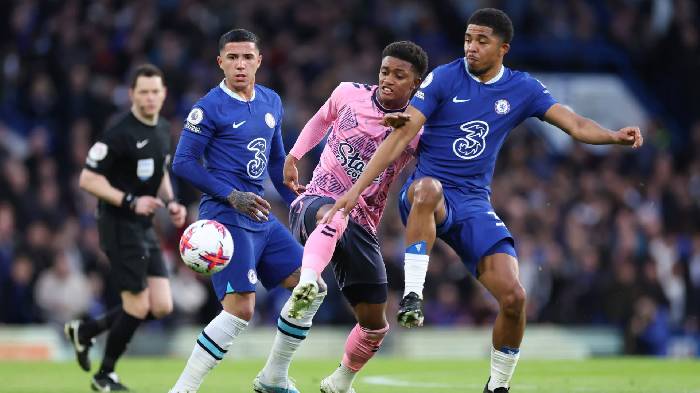 Tin Chelsea 20/3: Th&ecirc;m 1 ng&ocirc;i sao d&iacute;nh chấn thương; Juventus ch&egrave;o k&eacute;o Kante