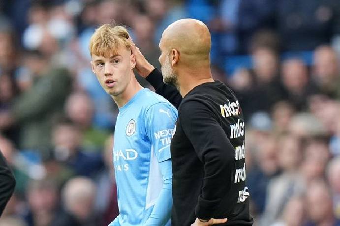 V&igrave; sao Pep Guardiola &lsquo;đ&aacute;nh rơi&rsquo; b&aacute;u vật Cole Palmer v&agrave;o tay Chelsea?