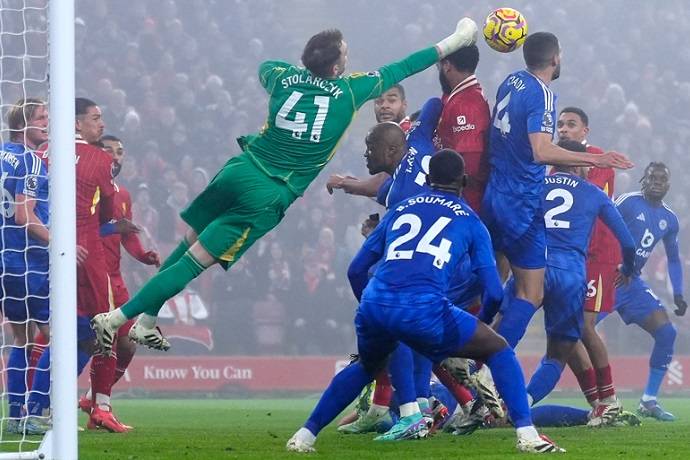 Soi k&egrave;o phạt g&oacute;c Leicester City vs Liverpool, 22h30 ng&agrave;y 20/4
