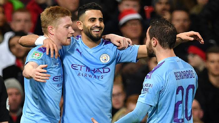 'Ph&ugrave; thủy c&aacute;nh phải' ch&iacute;nh thức n&oacute;i lời gi&atilde; từ Man City
