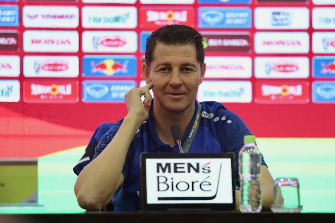 HLV Iraq: 'Đ&aacute; với tuyển Việt Nam kh&ocirc;ng dễ d&agrave;ng'