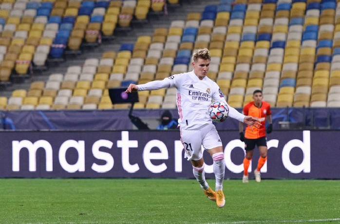 Bản tin ng&agrave;y 21/1 của Real Madrid: Arsenal hỏi mượn Odegaard