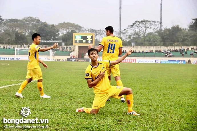 Trận cầu đinh HAGL vs SLNA: Phan Văn Đức nhận định bất lợi về đội nh&agrave;