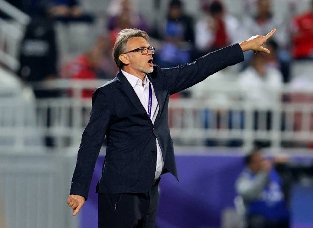 B&aacute;o Trung Quốc: &lsquo;HLV Troussier rất dễ bị sa thải&rsquo;