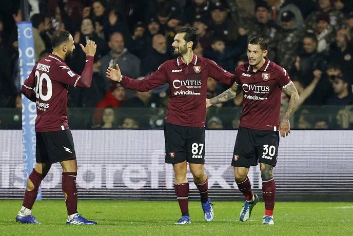 Nhận định, soi k&egrave;o Salernitana vs Genoa, 0h00 ng&agrave;y 22/1