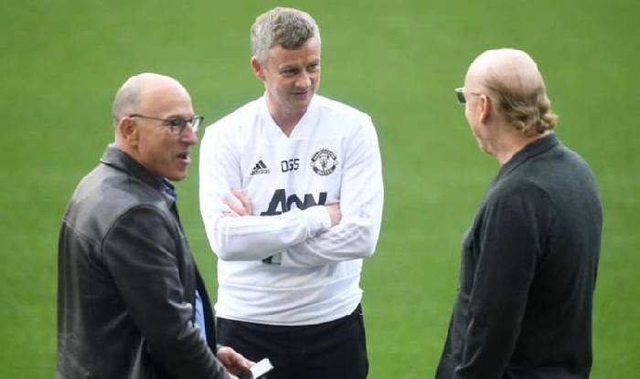 Solskjaer ra mặt bảo vệ nh&agrave; Glazers 