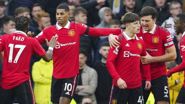 Man United giữ ch&acirc;n th&agrave;nh c&ocirc;ng 'vi&ecirc;n ngọc qu&yacute;' trăm năm c&oacute; một
