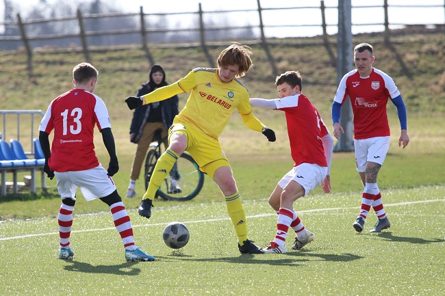 Nhận định b&oacute;ng đ&aacute; Naftan Novopolock vs Lida, 19h00 ng&agrave;y 25/4