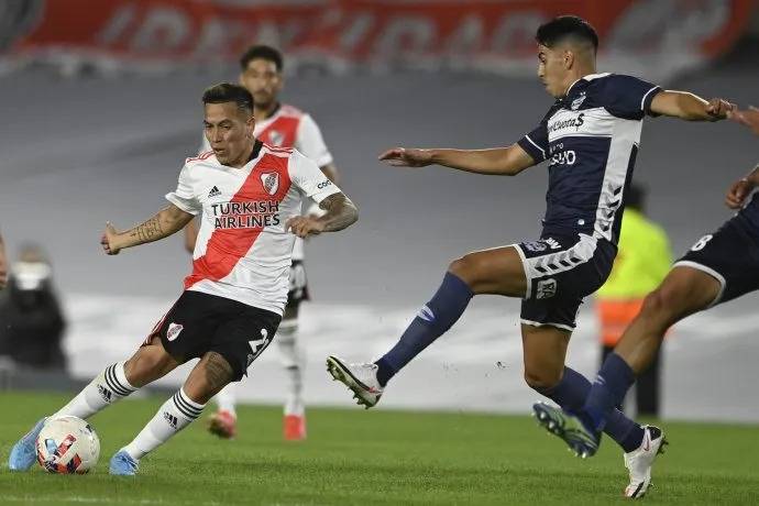 Soi k&egrave;o phạt g&oacute;c River Plate vs Gimnasia, 7h30 ng&agrave;y 22/7