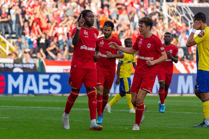 Ph&acirc;n t&iacute;ch tỷ lệ AZ Alkmaar vs Royal Antwerp, 1h30 ng&agrave;y 23/8