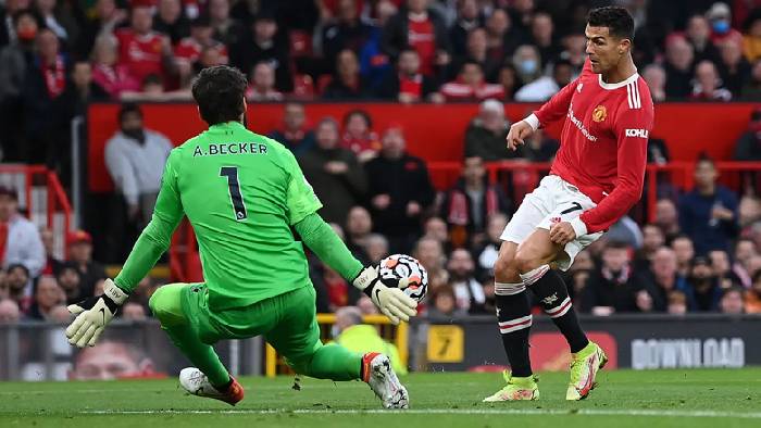 Dự đo&aacute;n, soi k&egrave;o thẻ v&agrave;ng MU vs Liverpool, 2h ng&agrave;y 23/8