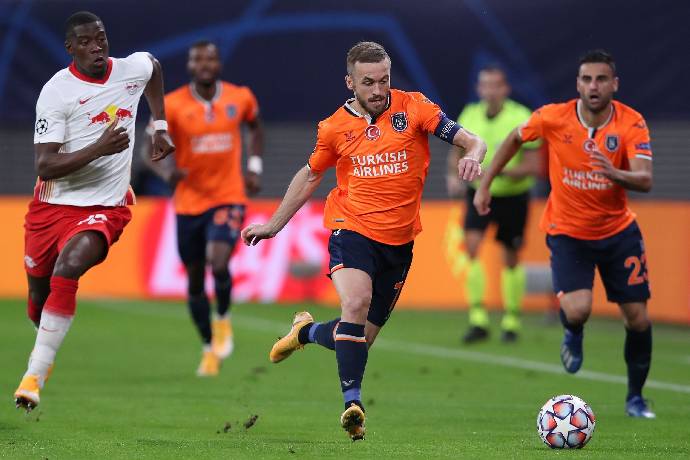 Nhận định, soi k&egrave;o Istanbul Basaksehir vs Universitatea Craiova, 00h45 ng&agrave;y 22/8: Kh&ocirc;ng thể lung lay