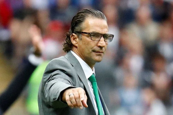 Kh&ocirc;ng được gặp Việt Nam, HLV Ả Rập X&ecirc; &Uacute;t từ chức